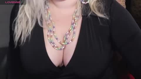 Snapshot of nimphoteasex chatting on June 26, 7:57 am Blonde Nimpho online show from June 26, 7:57 am
