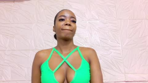 nina_bae_ online show from May 2, 7:41 pm
