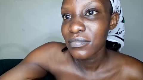 Snapshot of nina_bambi chatting on April 21, 2:48 am nina_bambi online show from April 21, 2:48 am