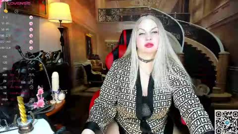 Snapshot of nina_deville chatting on April 20, 12:46 am Nina online show from April 20, 12:46 am