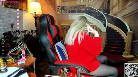 Snapshot of nina_deville chatting on April 26, 4:04 pm Nina online show from April 26, 4:04 pm