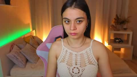 Snapshot of nina_fierce chatting on May 1, 1:32 am Ketrin online show from May 1, 1:32 am