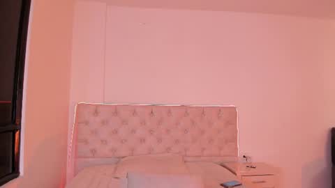 Nina Fox  online show from June 14, 3:25 pm