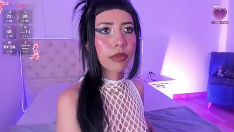 Nina Fox  online show from June 27, 4:45 pm