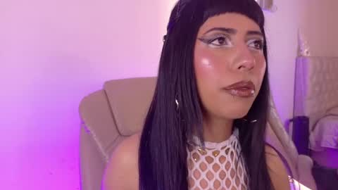 Nina Fox  online show from July 22, 6:54 pm