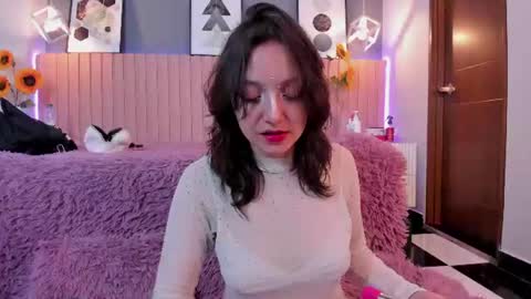 Snapshot of nina_ford_ chatting on June 24, 3:05 am nina_ford_ online show from June 24, 3:05 am