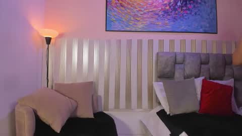 Snapshot of nina_glow_ chatting on February 25, 11:42 am nina_glow_ online show from February 25, 11:42 am