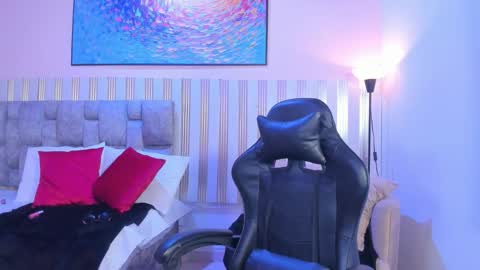 Snapshot of nina_glow_ chatting on February 28, 11:44 am nina_glow_ online show from February 28, 11:44 am