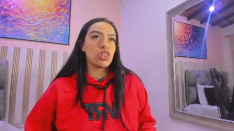 nina_glow_ online show from April 15, 11:28 am