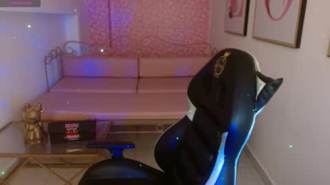 Nina online show from March 27, 1:11 pm