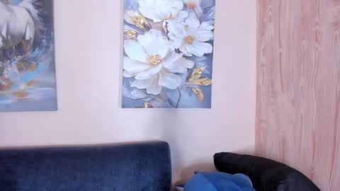 nina_kmay online show from April 15, 7:10 pm