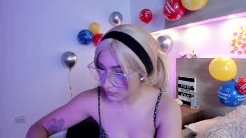 Snapshot of nina_mars_ chatting on June 25, 1:48 pm Nina online show from June 25, 1:48 pm