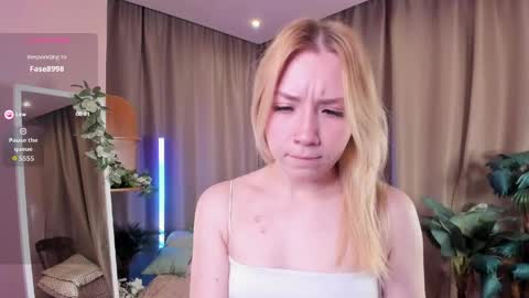 Snapshot of nina_original chatting on June 1, 2:57 am Nina online show from June 1, 2:57 am