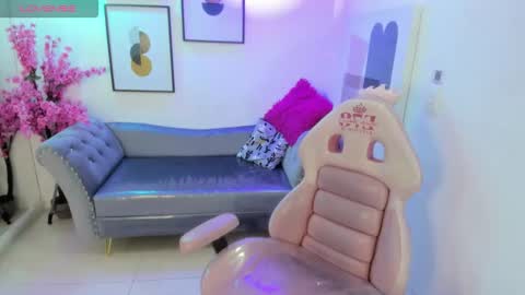 Snapshot of nina_willyams chatting on February 18, 3:35 am Nina online show from February 18, 3:35 am