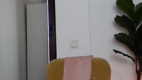 NinaCrystal online show from November 12, 8:26 am