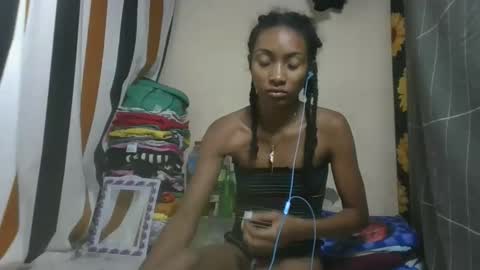 ninaeaa online show from February 25, 8:07 pm