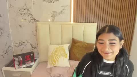 Snapshot of ninamartins chatting on July 4, 3:56 am N I N A online show from July 4, 3:56 am