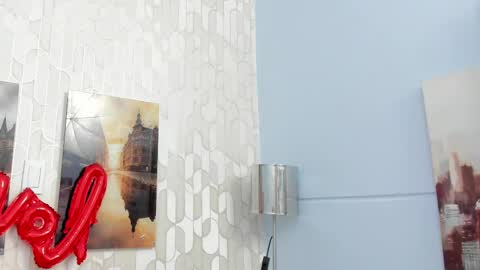 Snapshot of ninamedux chatting on February 6, 1:38 am Nina Medux online show from February 6, 1:38 am