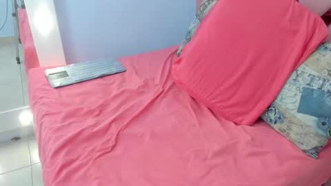 Snapshot of ninamedux chatting on February 28, 6:54 am Nina Medux online show from February 28, 6:54 am