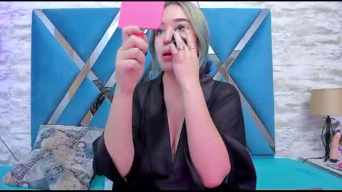 Snapshot of ninamedux chatting on March 9, 9:57 am Nina Medux online show from March 9, 9:57 am