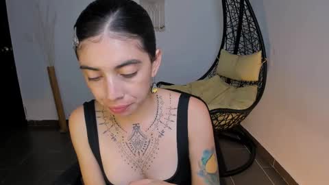 Snapshot of ninamonroee chatting on February 13, 11:15 pm ninamonroee online show from February 13, 11:15 pm