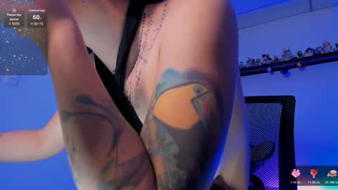 Snapshot of ninamonroee chatting on February 10, 9:41 pm ninamonroee online show from February 10, 9:41 pm