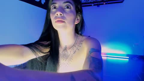 Snapshot of ninamonroee chatting on March 8, 2:04 am ninamonroee online show from March 8, 2:04 am