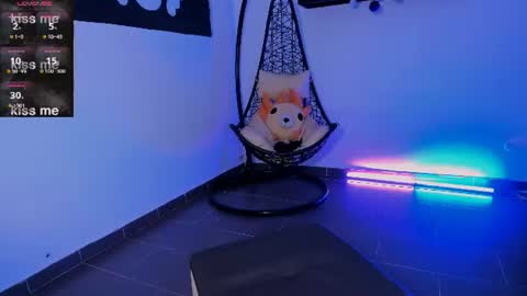 Snapshot of ninamonroee chatting on June 11, 12:32 am ninamonroee online show from June 11, 12:32 am