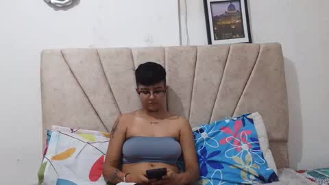 Snapshot of nini_smith chatting on April 23, 5:48 pm nini_smith online show from April 23, 5:48 pm
