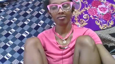 Snapshot of ninie246746 chatting on April 21, 7:17 pm ninie246746 online show from April 21, 7:17 pm