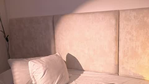 Snapshot of nioki_ chatting on May 1, 4:06 am nioki_ online show from May 1, 4:06 am