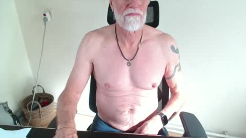 Snapshot of nipplesilverdad55 chatting on October 18, 9:54 am nipplesilverdad55 online show from October 18, 9:54 am