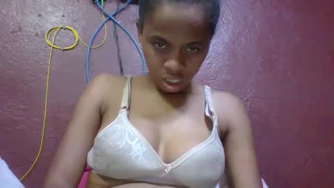 Snapshot of nirinahfy chatting on October 12, 6:18 pm nirinahfy online show from October 12, 6:18 pm