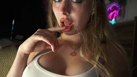 Snapshot of nirvanaa__ chatting on December 1, 2:38 am nirvanaa__ online show from December 1, 2:38 am
