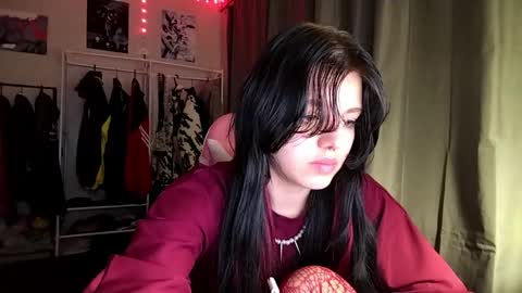 Alice online show from May 18, 4:24 pm