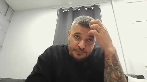 Snapshot of nita1985 chatting on November 9, 12:03 pm AURA online show from November 9, 12:03 pm