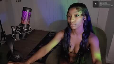 Snapshot of niviawolfe chatting on June 11, 3:26 am NIVIA WOLFE online show from June 11, 3:26 am