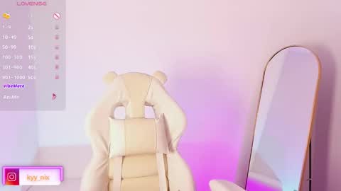 Nicki  online show from March 10, 8:36 pm