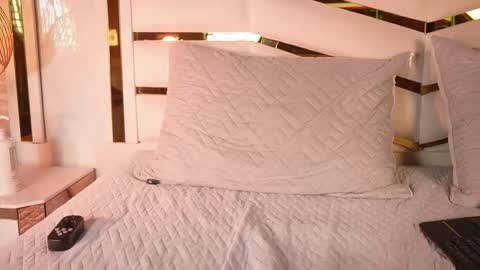 Nixx  online show from April 19, 6:10 pm