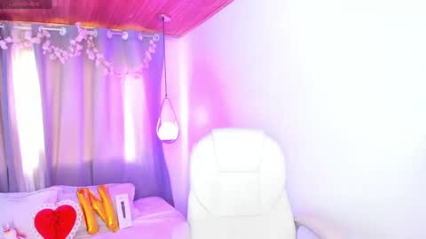 Snapshot of nixiesterling chatting on June 4, 10:05 pm Nixie online show from June 4, 10:05 pm