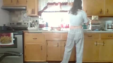 Snapshot of njsnowbunny chatting on October 21, 6:52 pm njsnowbunny online show from October 21, 6:52 pm