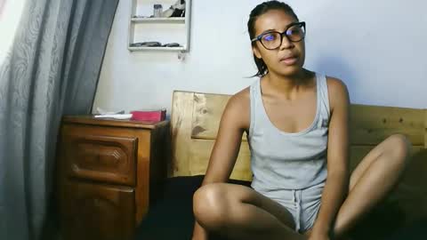 Snapshot of noa532 chatting on June 1, 10:17 am noa532 online show from June 1, 10:17 am