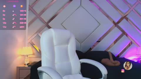   online show from April 21, 11:38 am