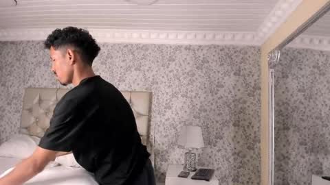 Noah online show from April 13, 3:23 am