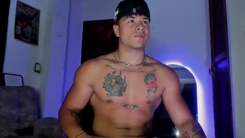 Snapshot of noah_223 chatting on July 1, 3:52 am noah_223 online show from July 1, 3:52 am