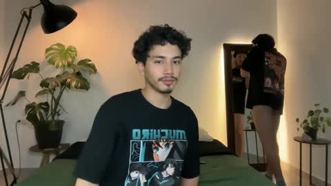 noah_and_steven online show from May 10, 10:59 pm