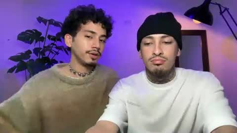 noah_and_steven online show from June 22, 7:33 pm