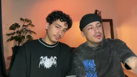 noah_and_steven online show from July 7, 9:41 pm
