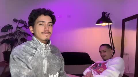 noah_and_steven online show from July 8, 4:22 pm