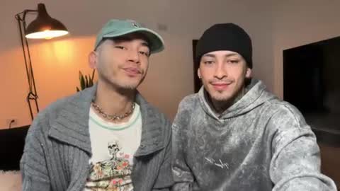 noah_and_steven online show from July 30, 11:20 am